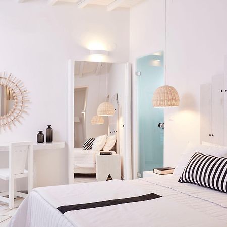 Mr. And Mrs. White Paros - Small Luxury Hotels Of The World Exterior photo