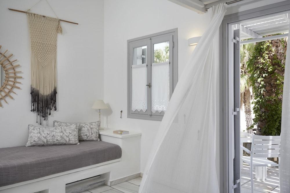 Mr. And Mrs. White Paros - Small Luxury Hotels Of The World Exterior photo